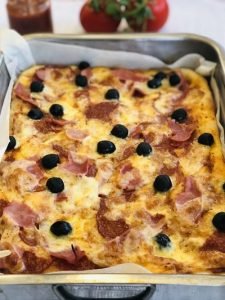 Pizza Siciliana cu aluat fără frământare