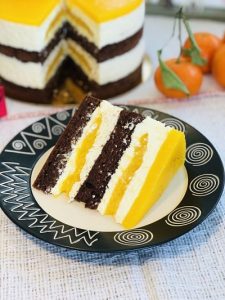 Tort Fanta cu cremă de brânză dulce și blat cu cacao