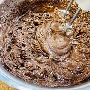 Mixăm crema de ciocolata