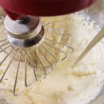 Mixăm crema de brânza 